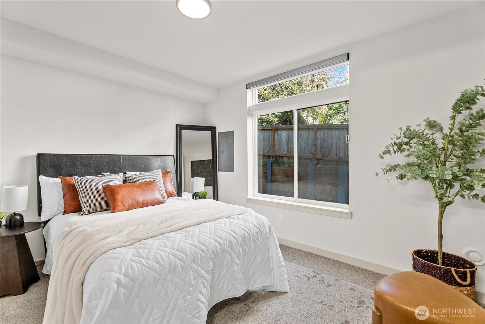 966 N Allen Place , Seattle, WA 98103
