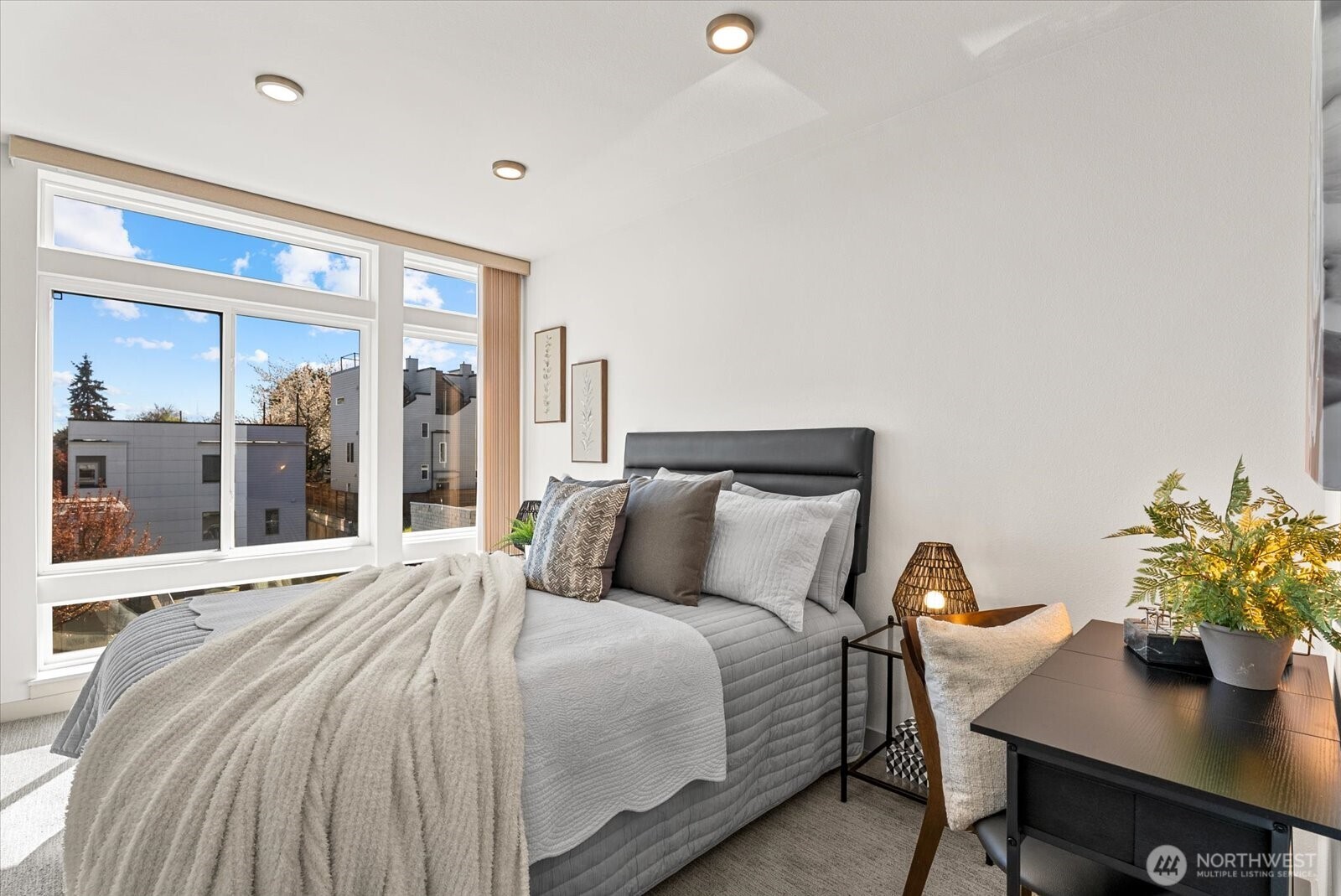 966 N Allen Place , Seattle, WA 98103