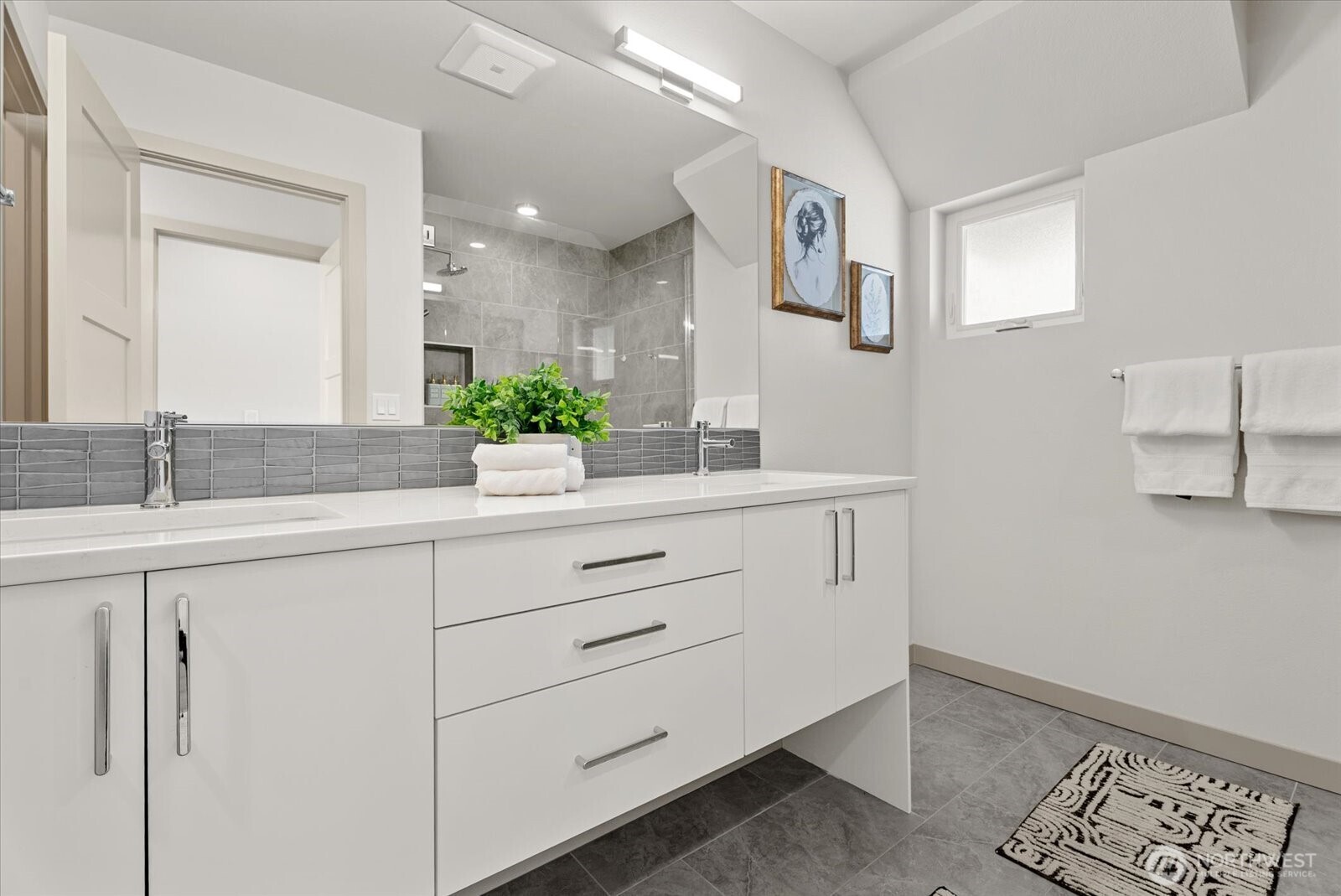 966 N Allen Place , Seattle, WA 98103