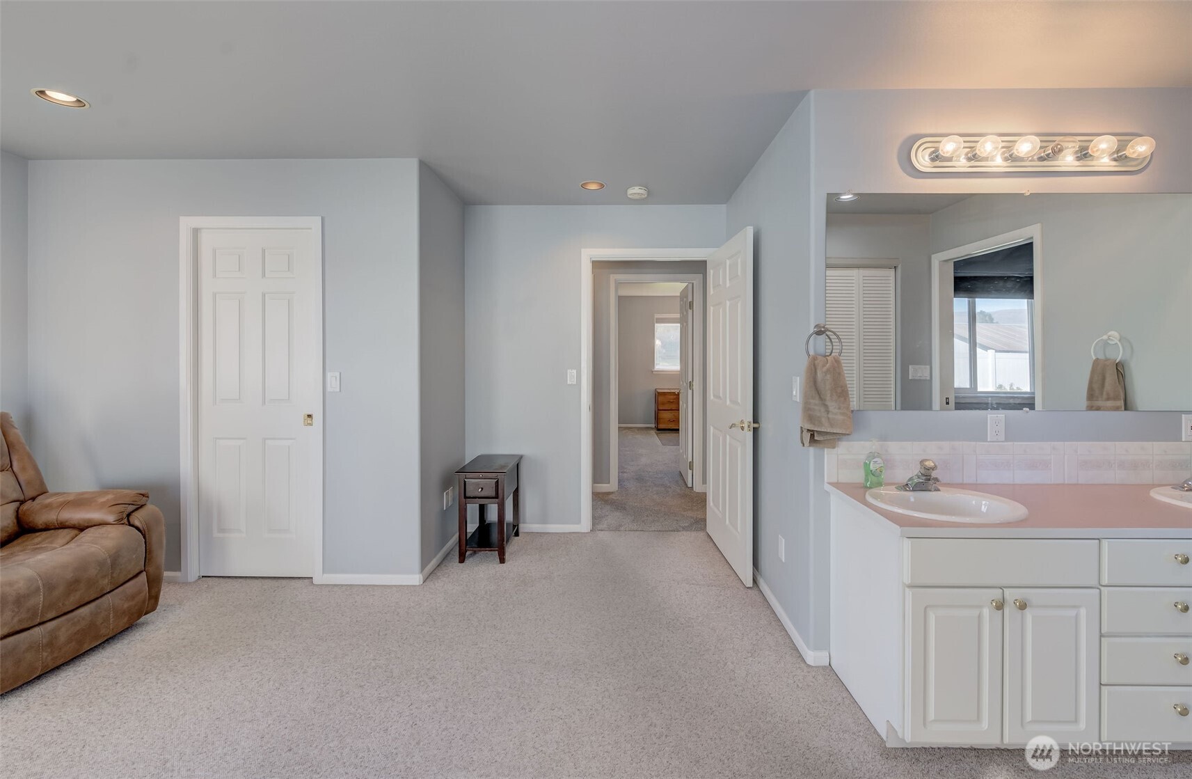 613 Meadow Drive , Wenatchee, WA 98801