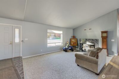 613 Meadow Drive , Wenatchee, WA 98801 - Photo 5