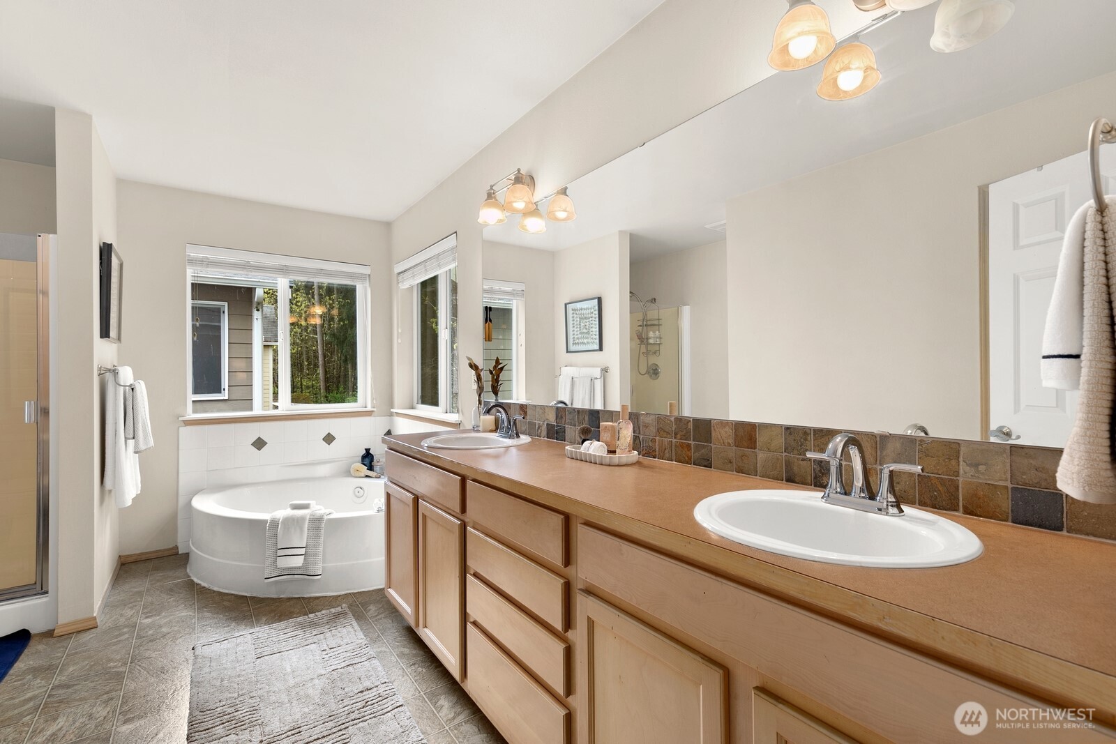 22419 SE 244th Street , Maple Valley, WA 98038