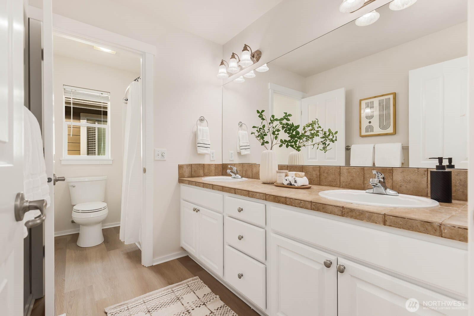 3463 NE Madison Way , Issaquah, WA 98029