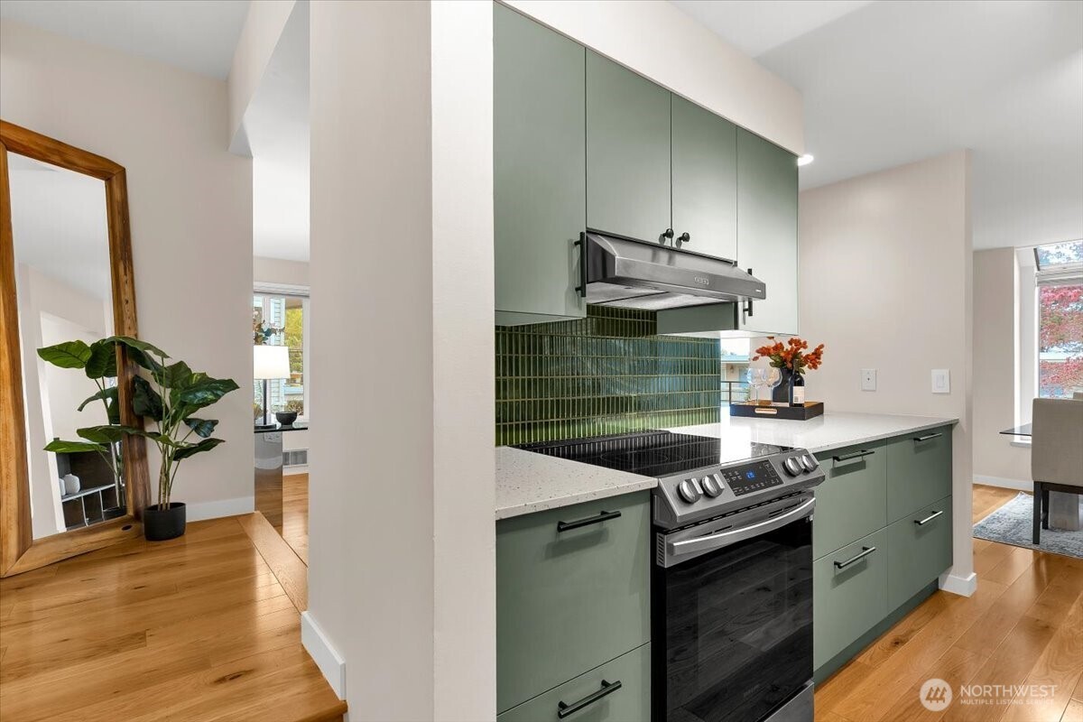 6717 110th Ave NE #A3, Kirkland, WA 98033
