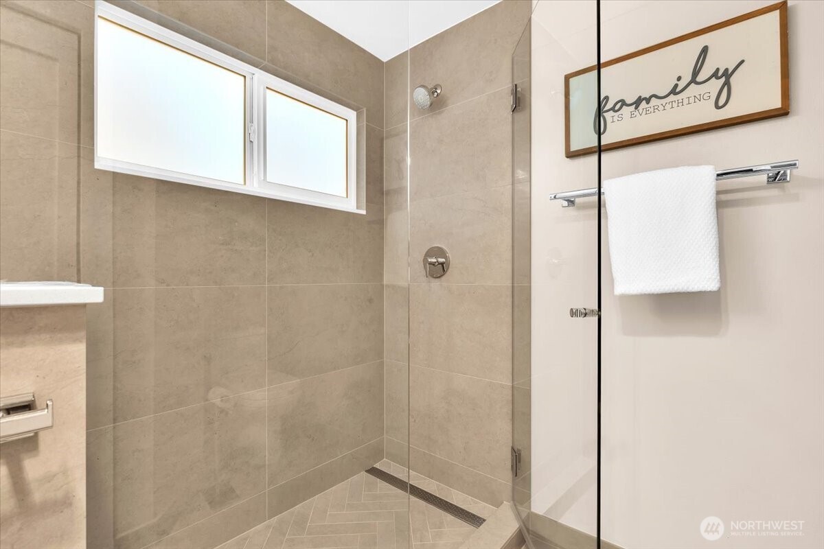 6717 110th Ave NE #A3, Kirkland, WA 98033