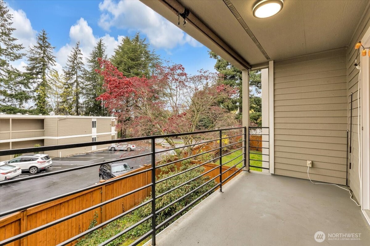 6717 110th Ave NE #A3, Kirkland, WA 98033