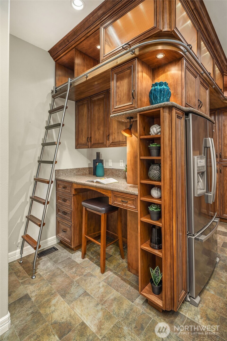 16290 SE 48th Drive , Bellevue, WA 98006