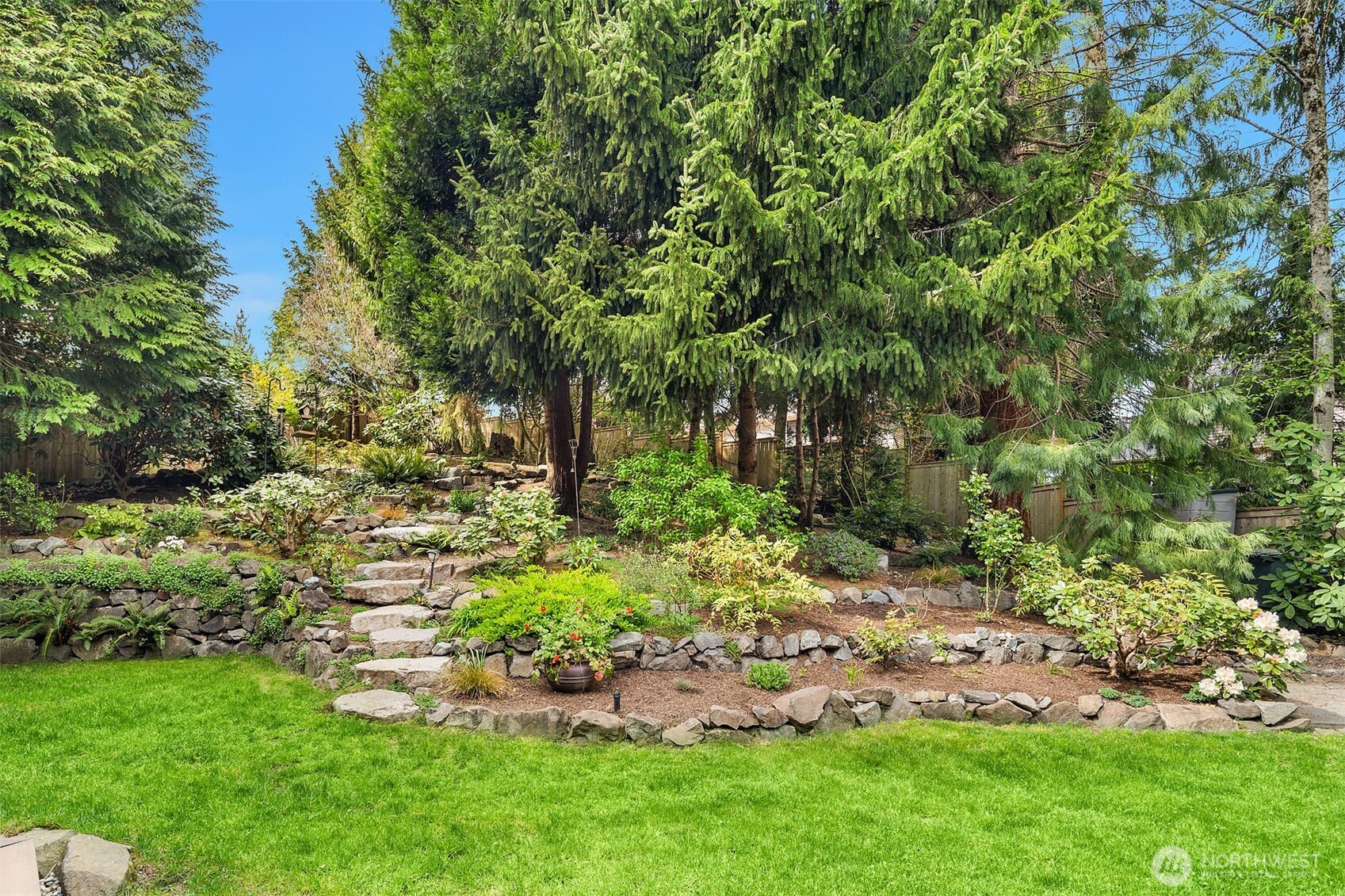 16290 SE 48th Drive , Bellevue, WA 98006