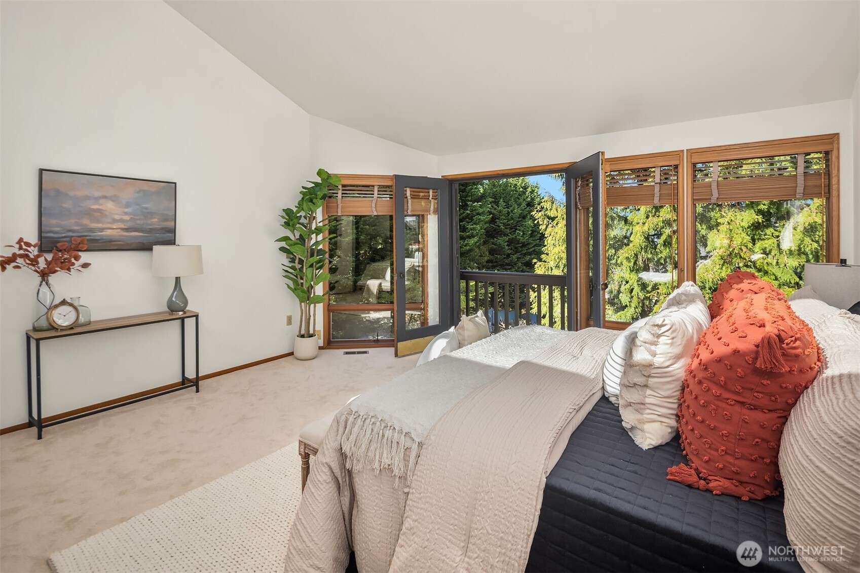 8438 N Mercer Way , Mercer Island, WA 98040