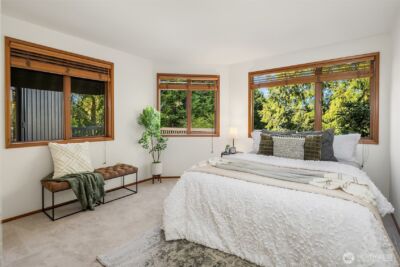 8438 N Mercer Way , Mercer Island, WA 98040 - Photo 21