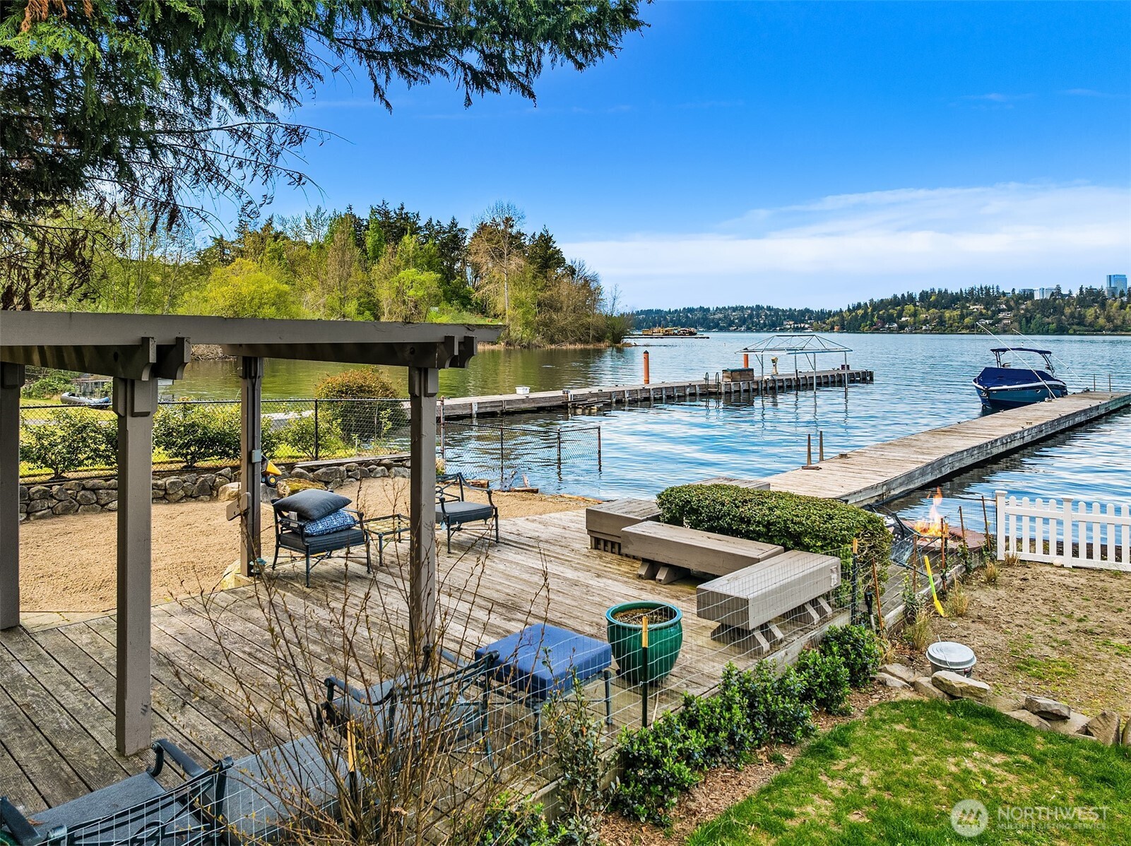 8438 N Mercer Way , Mercer Island, WA 98040