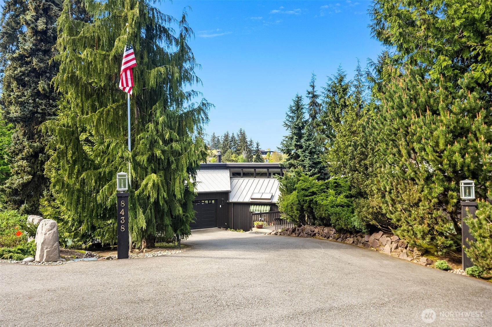 8438 N Mercer Way , Mercer Island, WA 98040