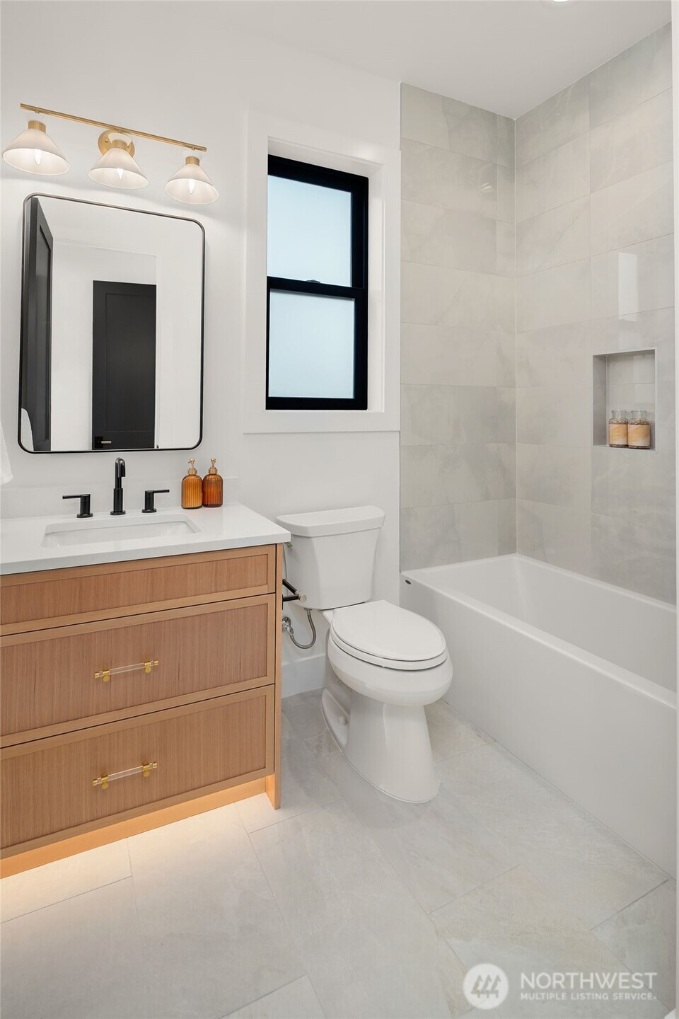 15134 SE 41st Street , Bellevue, WA 98006