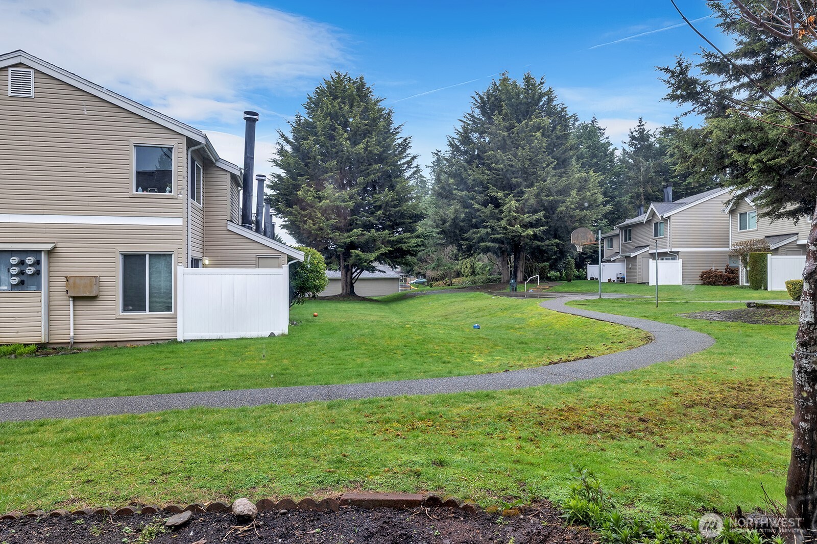 2100 S 336th Street #L3, Federal Way, WA 98003