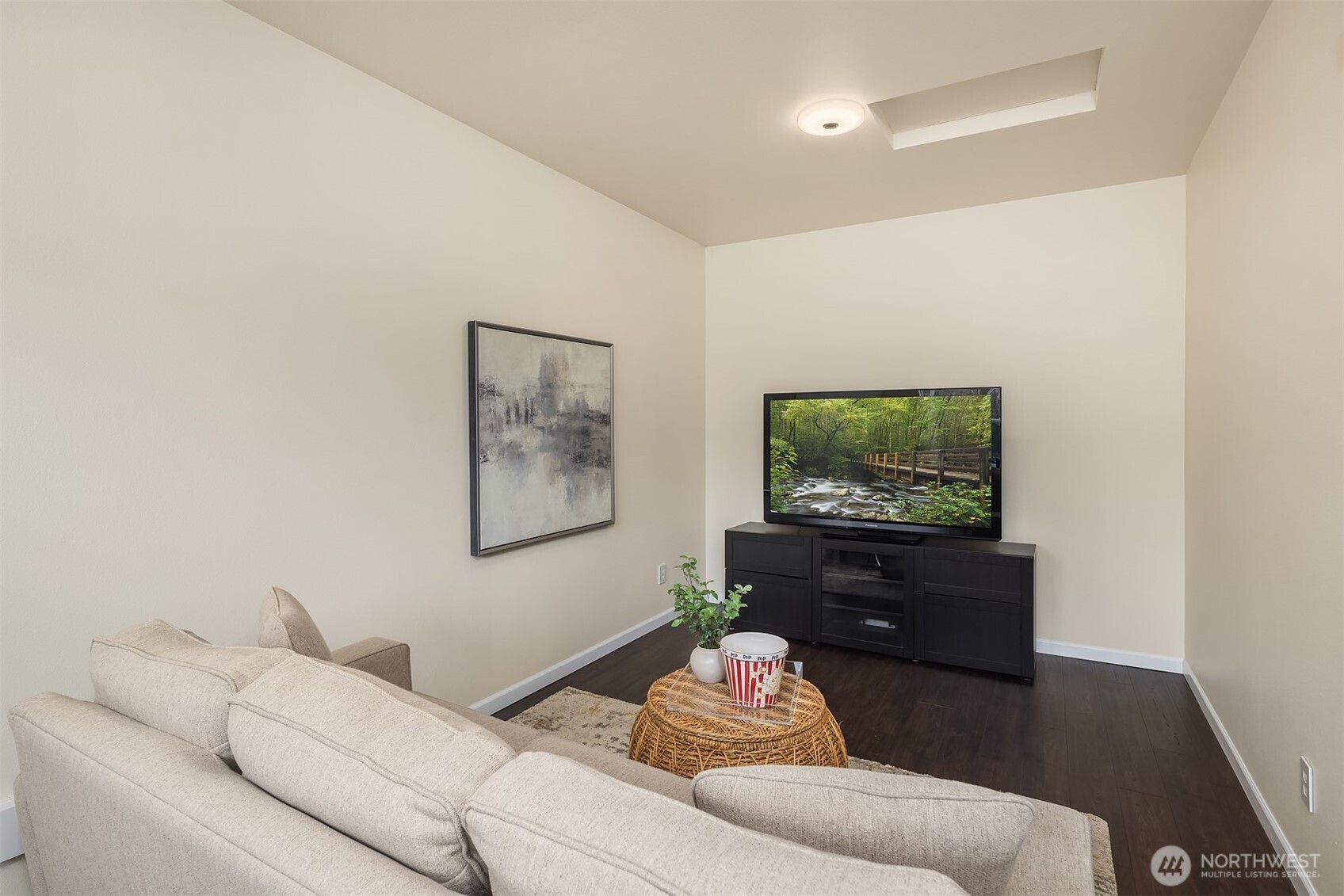 526 Rosario Avenue NE, Renton, WA 98059