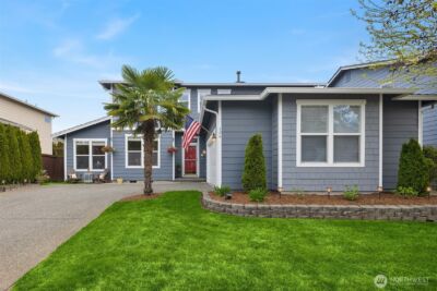 526 Rosario Avenue NE, Renton, WA 98059 - Photo 2