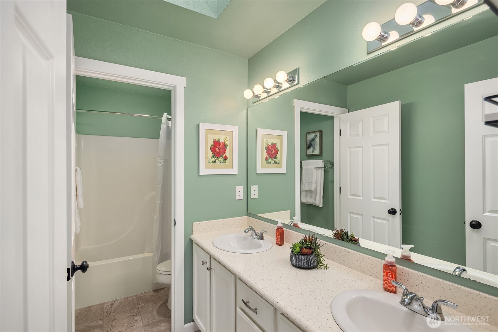 526 Rosario Avenue NE, Renton, WA 98059