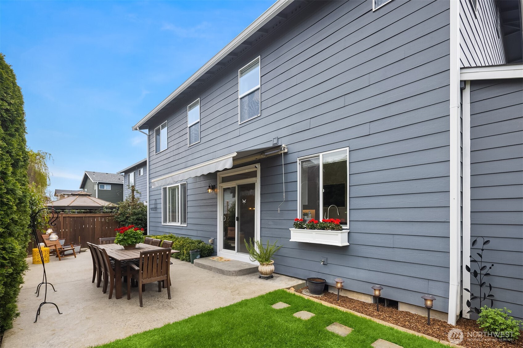 526 Rosario Avenue NE, Renton, WA 98059