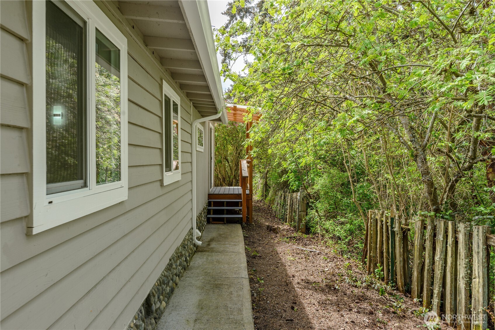 251 Washington Harbor Rd , Sequim, WA 98382