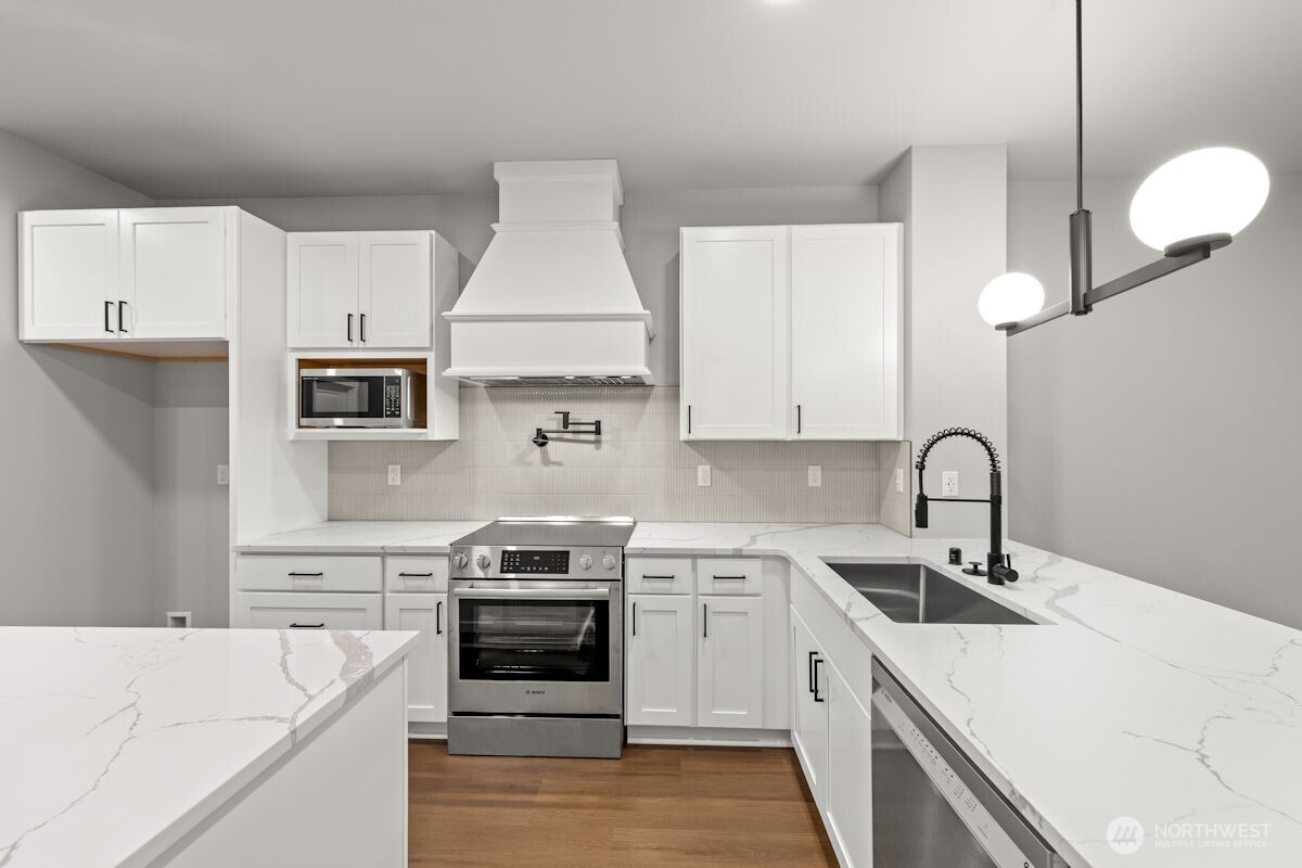 16823 Alder Way #K3, Lynnwood, WA 98037