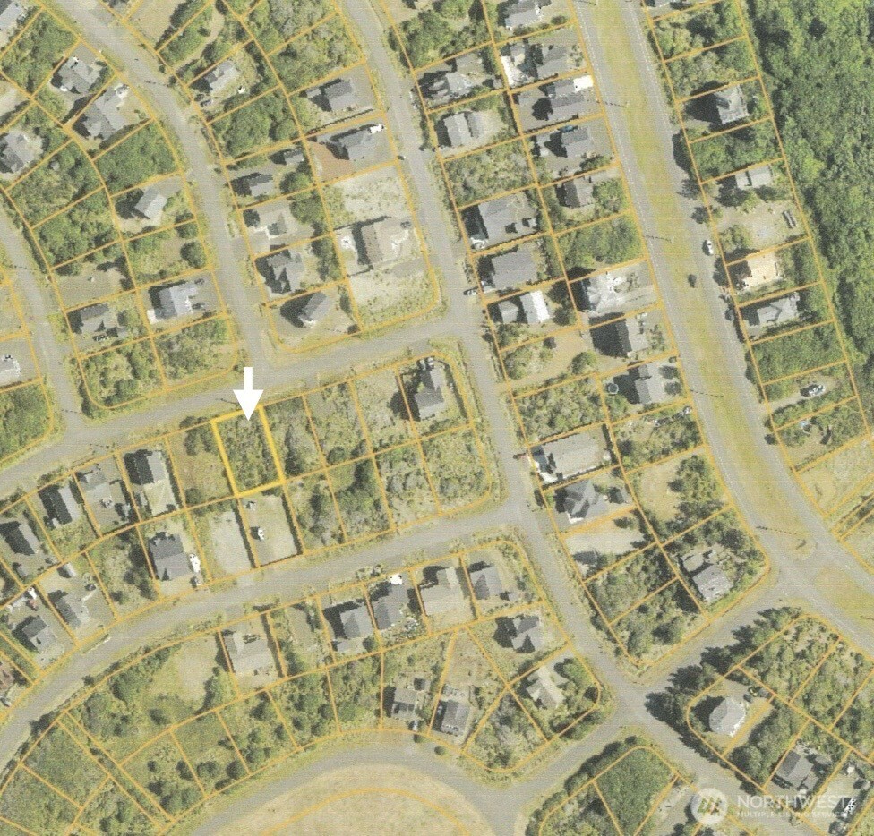 415 N Portal Loop SW, Ocean Shores, WA 98569