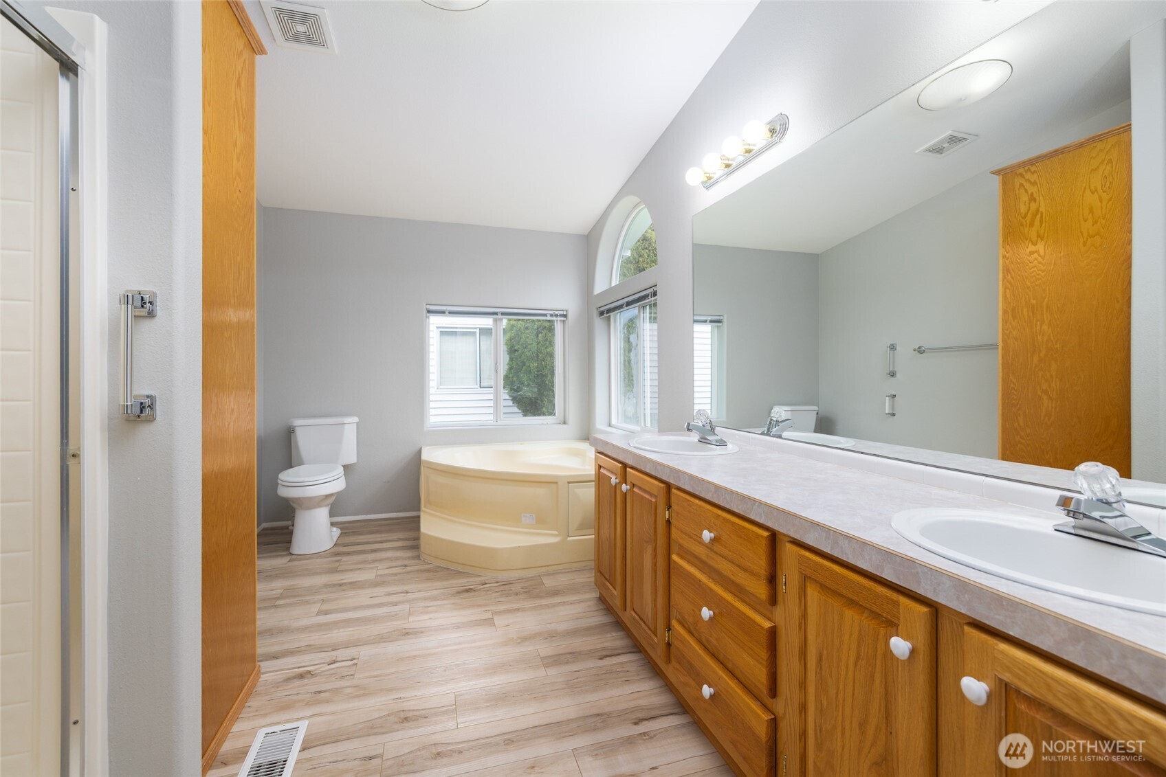 2610 E Section #112, Mount Vernon, WA 98274