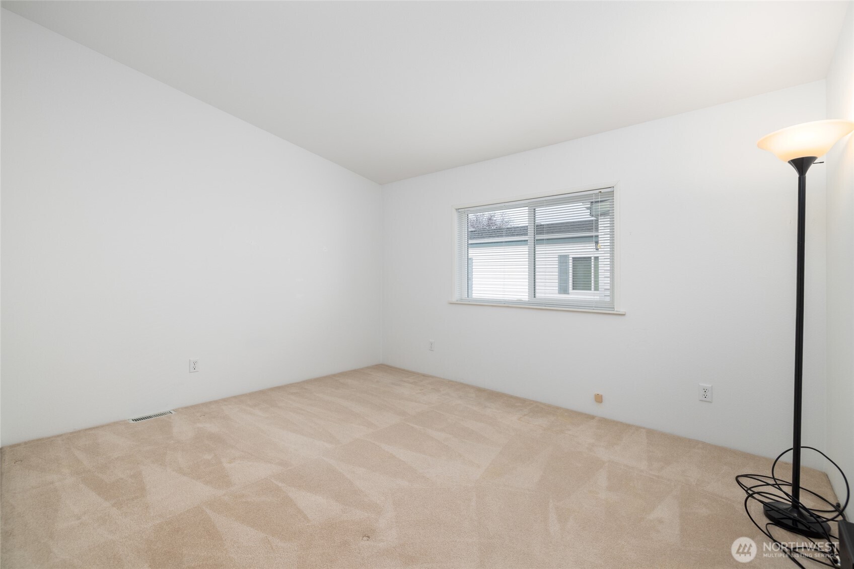 2610 E Section #112, Mount Vernon, WA 98274
