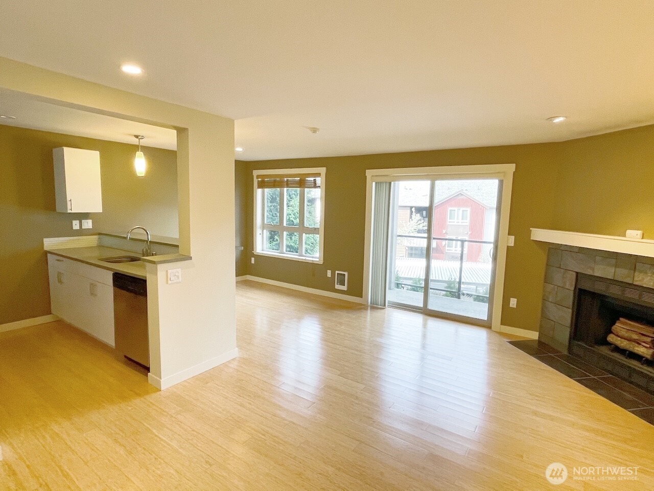 15132 NE 82nd Street #203, Redmond, WA 98052