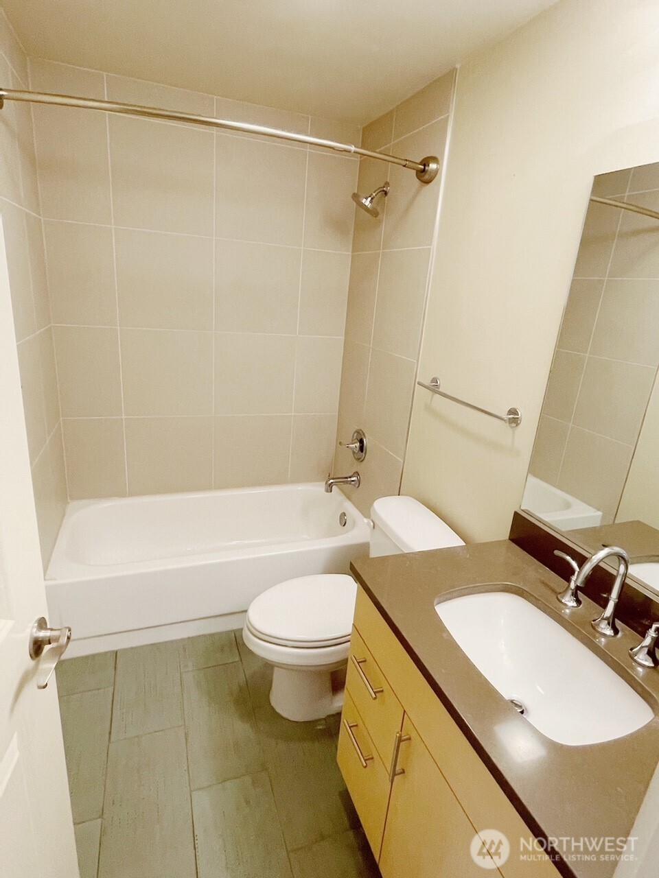15132 NE 82nd Street #203, Redmond, WA 98052