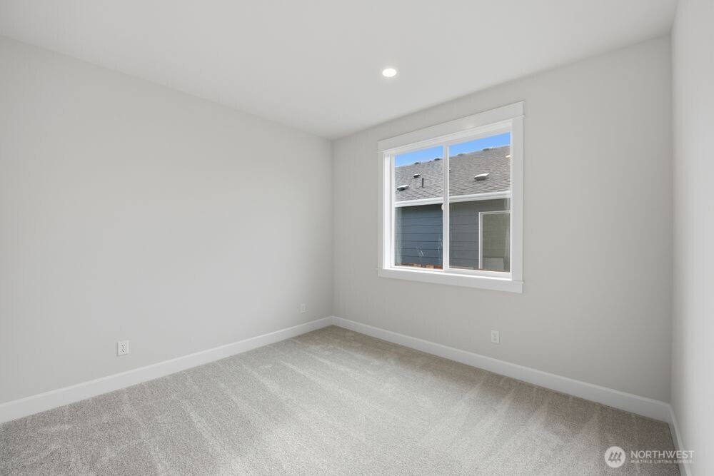 2926 Balsamroot Drive SE, Lacey, WA 98513
