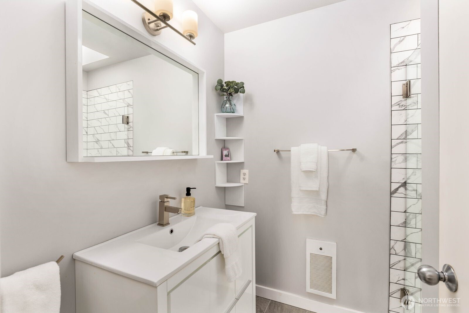 10237 SE 3rd Street #5, Bellevue, WA 98004