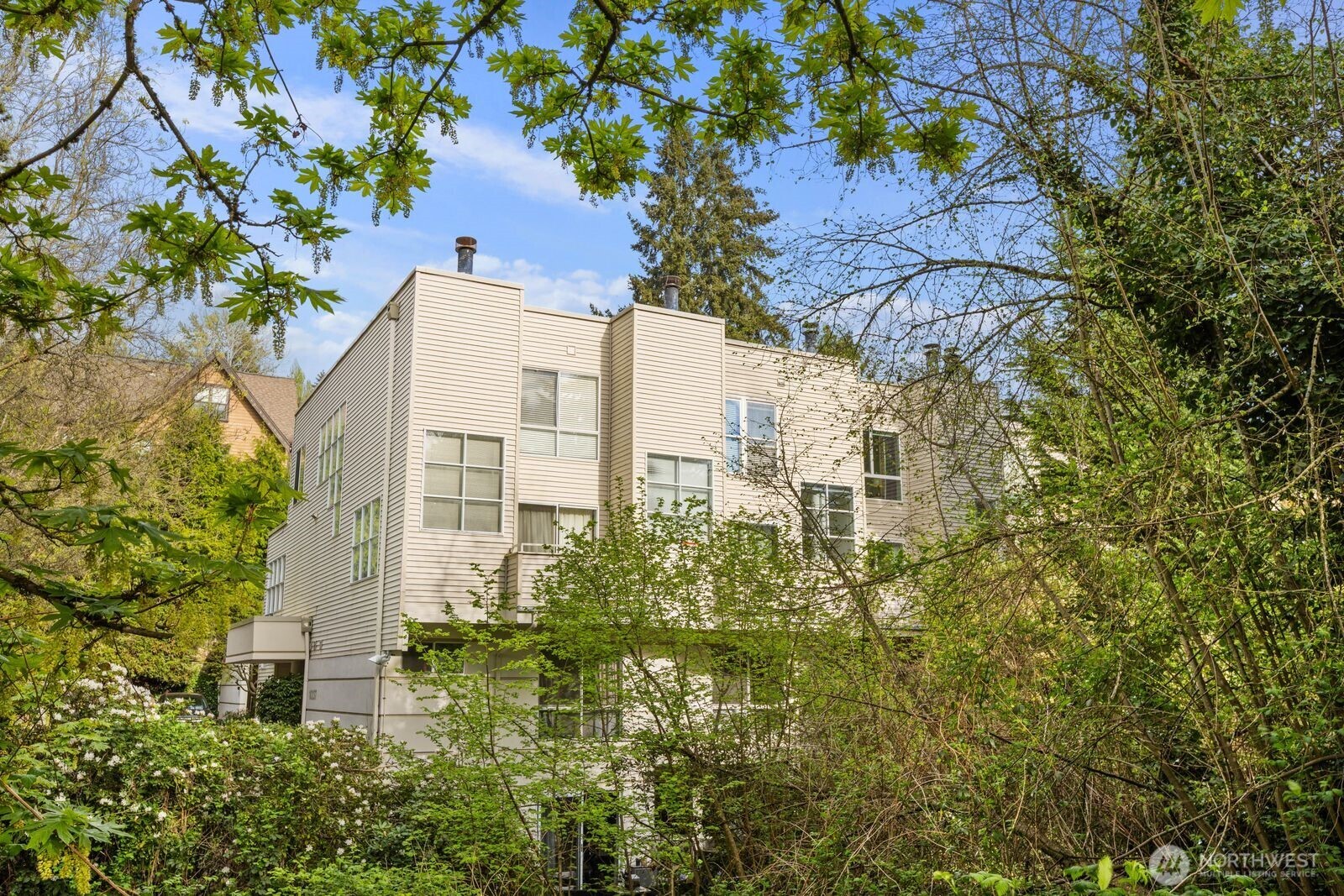 10237 SE 3rd Street #5, Bellevue, WA 98004