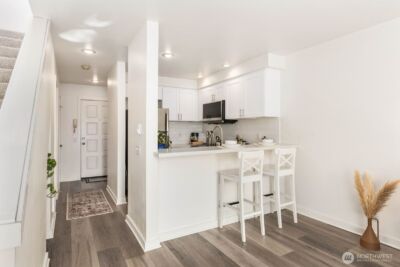 10237 SE 3rd Street #5, Bellevue, WA 98004 - Photo 9