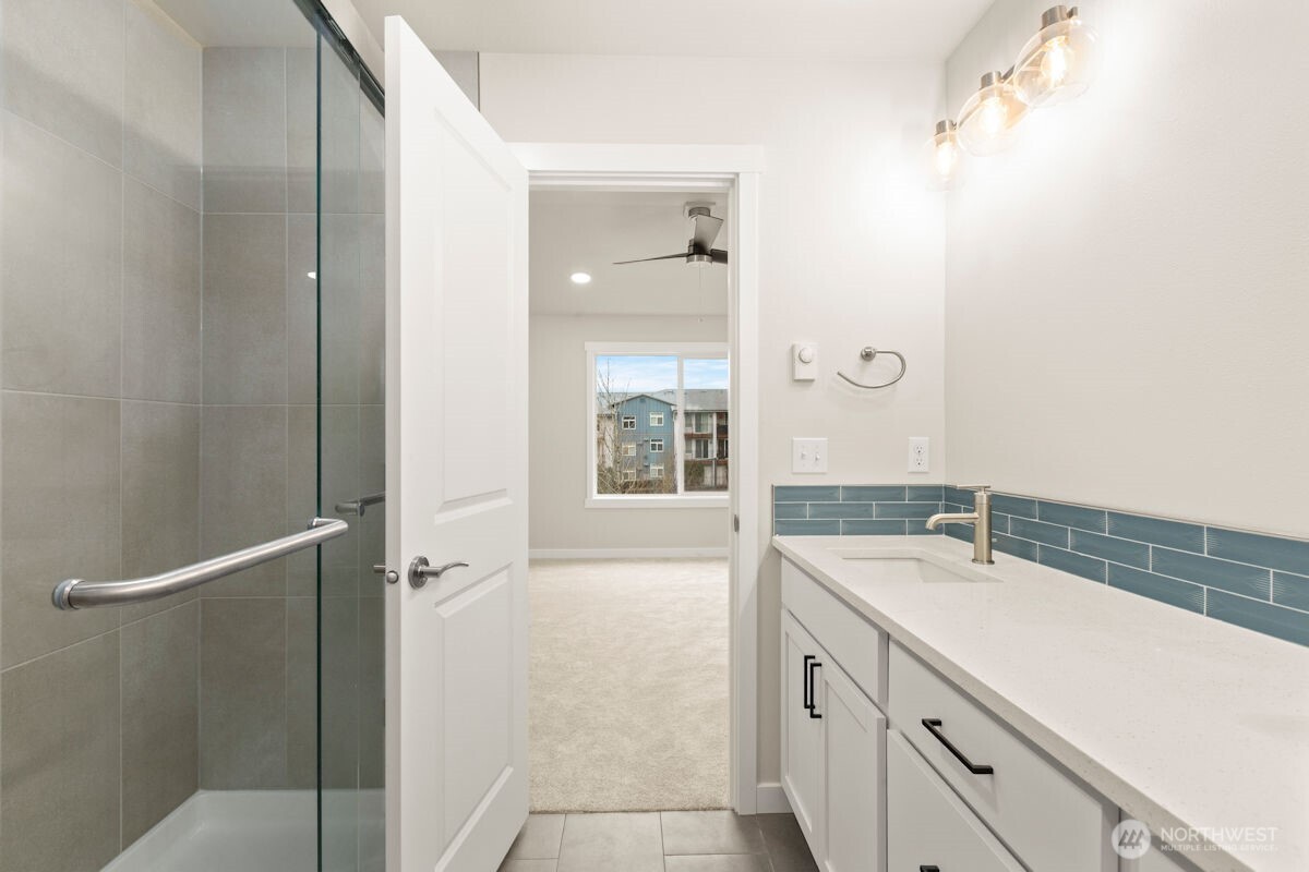 16823 Alder Way #K2, Lynnwood, WA 98037