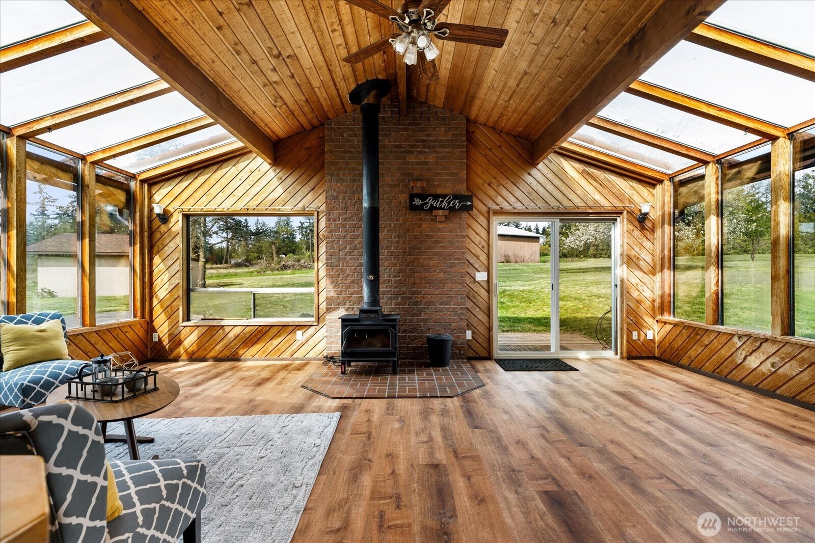 987 E Crescent Harbor Road , Oak Harbor, WA 98277