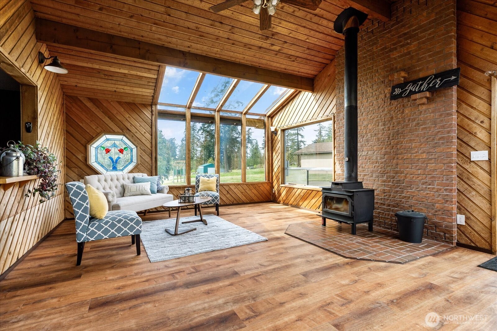 987 E Crescent Harbor Road , Oak Harbor, WA 98277