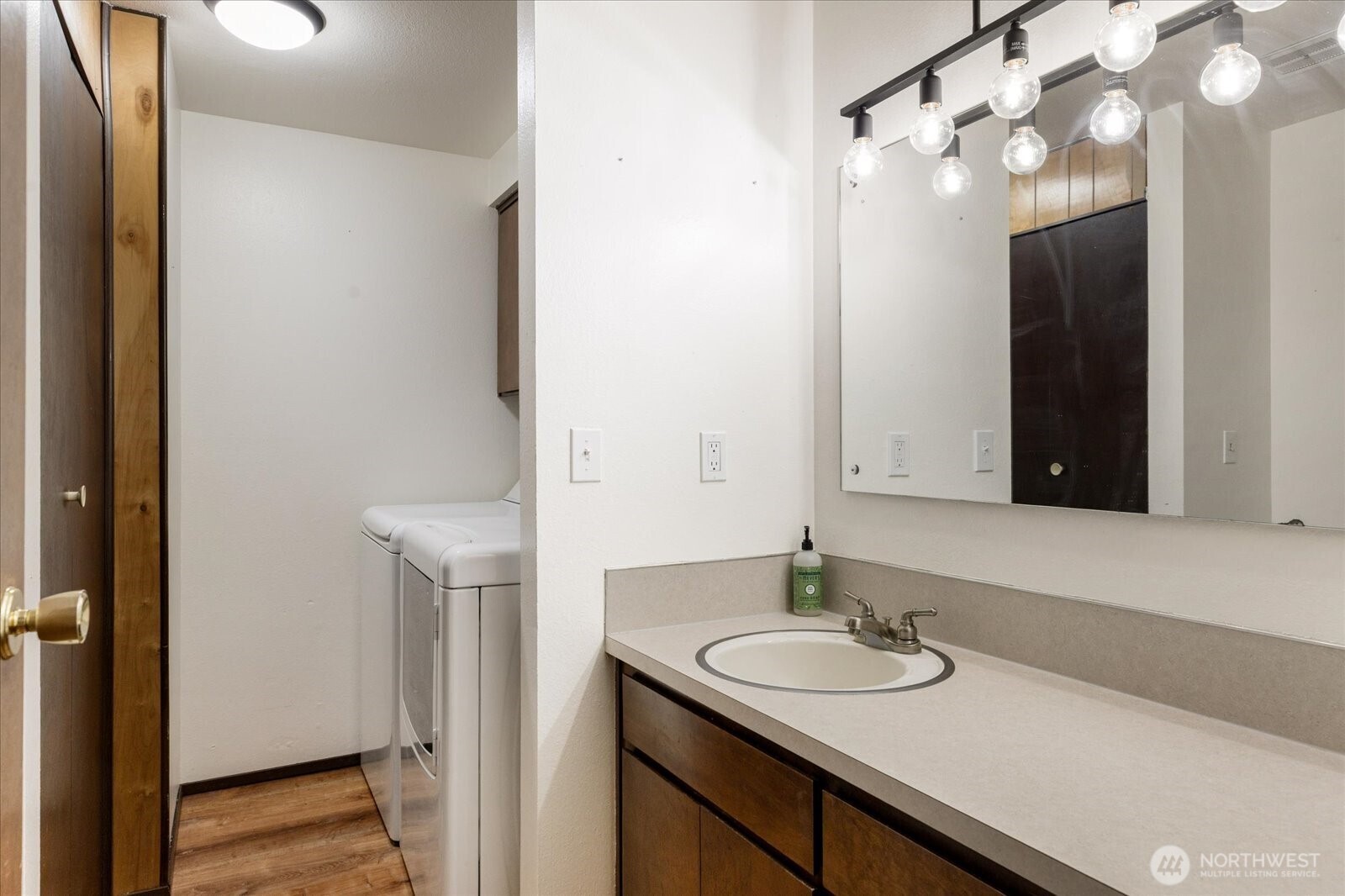 987 E Crescent Harbor Road , Oak Harbor, WA 98277