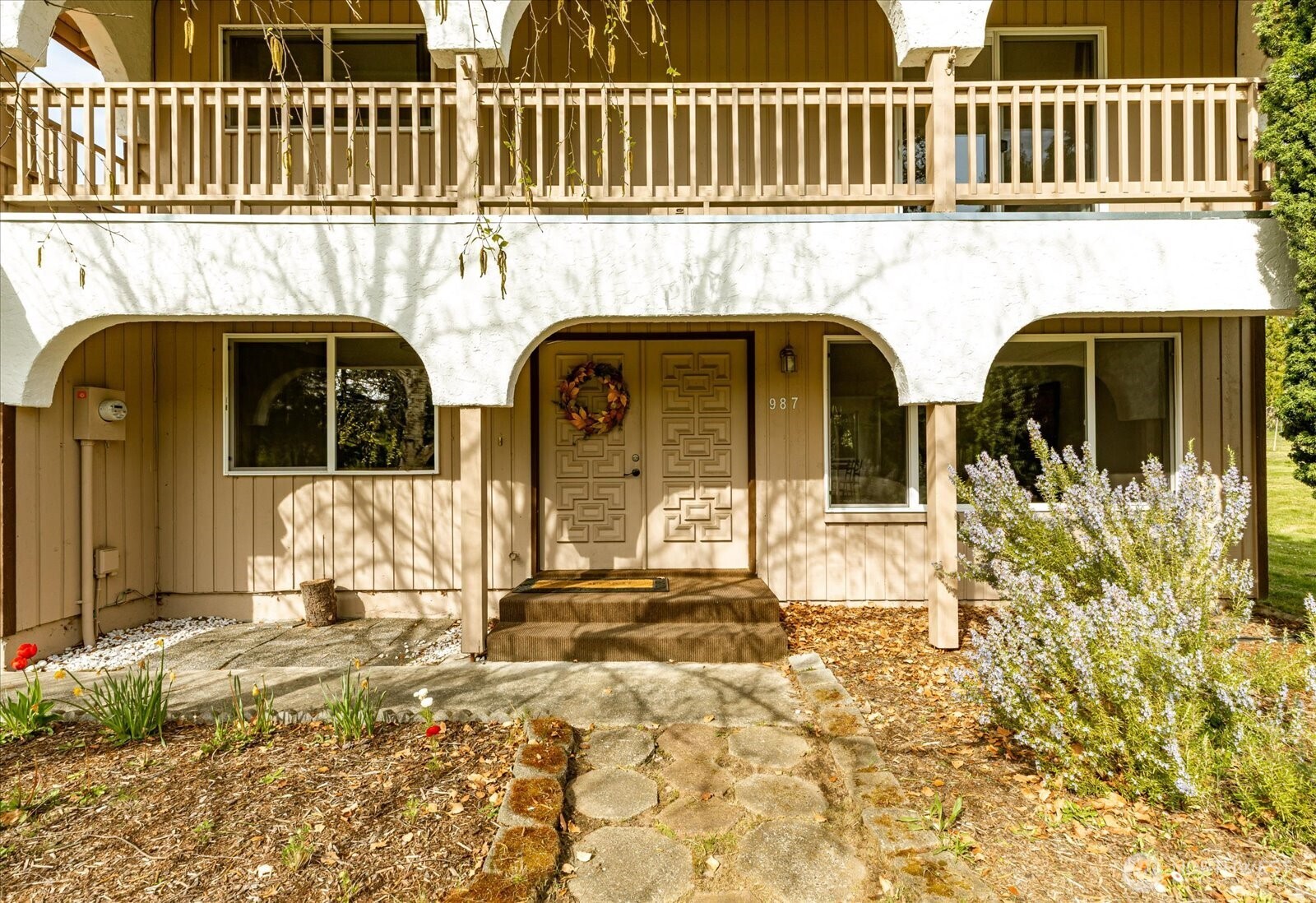 987 E Crescent Harbor Road , Oak Harbor, WA 98277