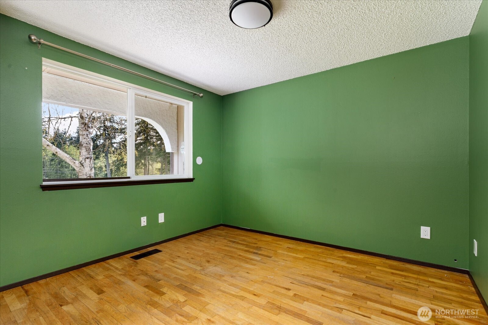 987 E Crescent Harbor Road , Oak Harbor, WA 98277