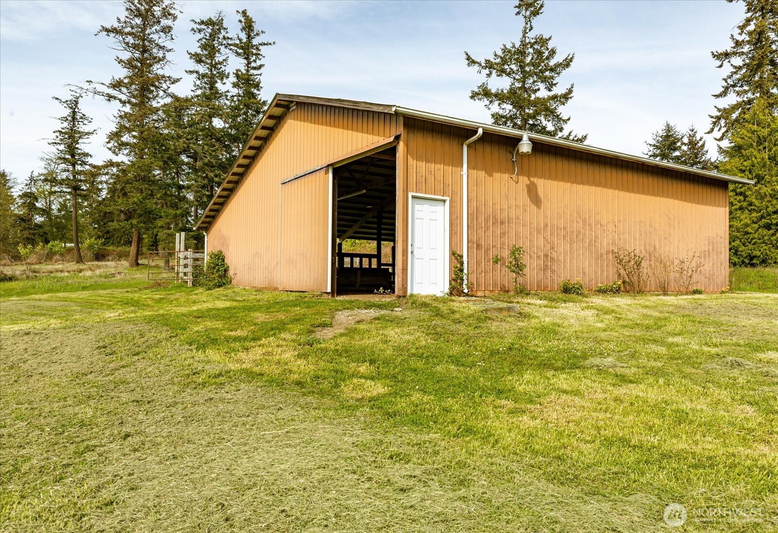 987 E Crescent Harbor Road , Oak Harbor, WA 98277