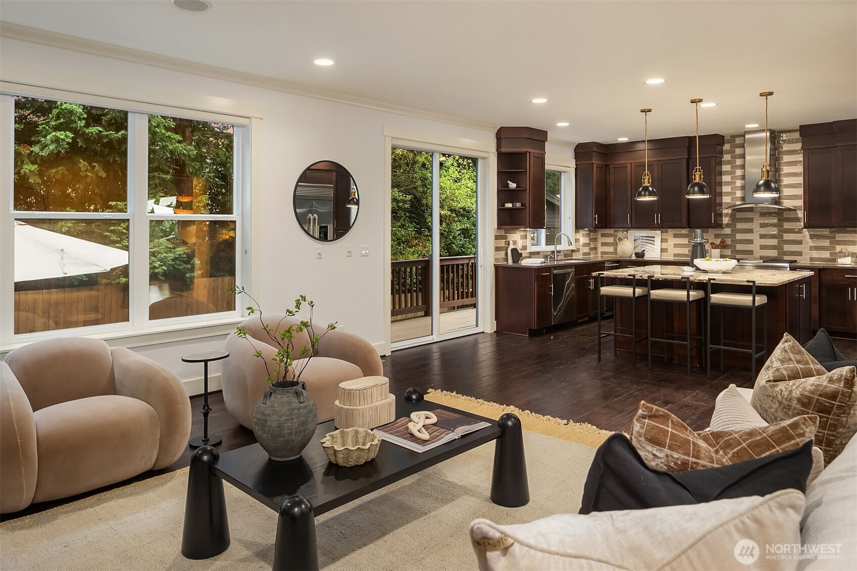 323 6th Avenue S, Kirkland, WA 98033