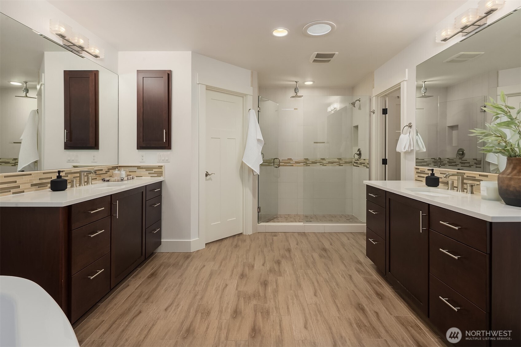 323 6th Avenue S, Kirkland, WA 98033