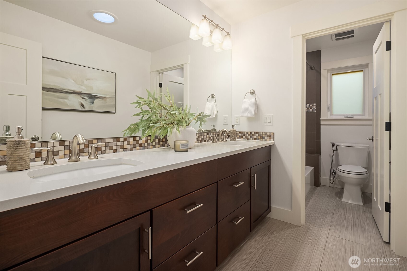 323 6th Avenue S, Kirkland, WA 98033