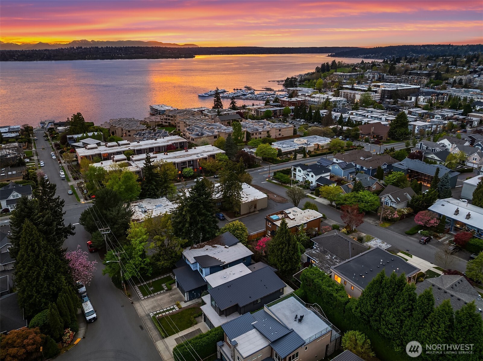 323 6th Avenue S, Kirkland, WA 98033