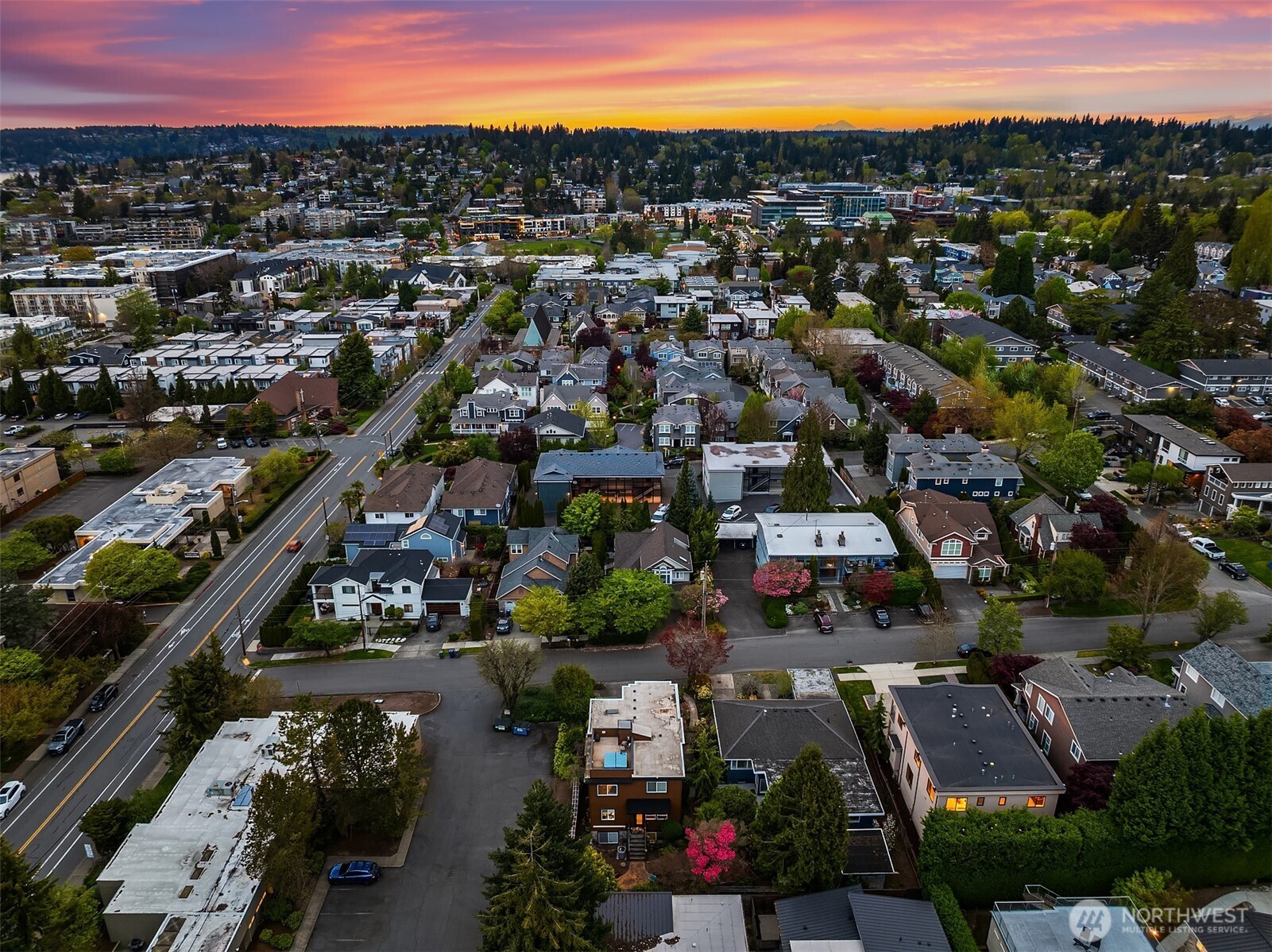323 6th Avenue S, Kirkland, WA 98033