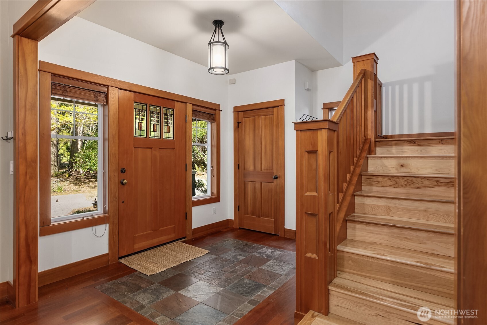 14340 Shasta Lane NE, Bainbridge Island, WA 98110