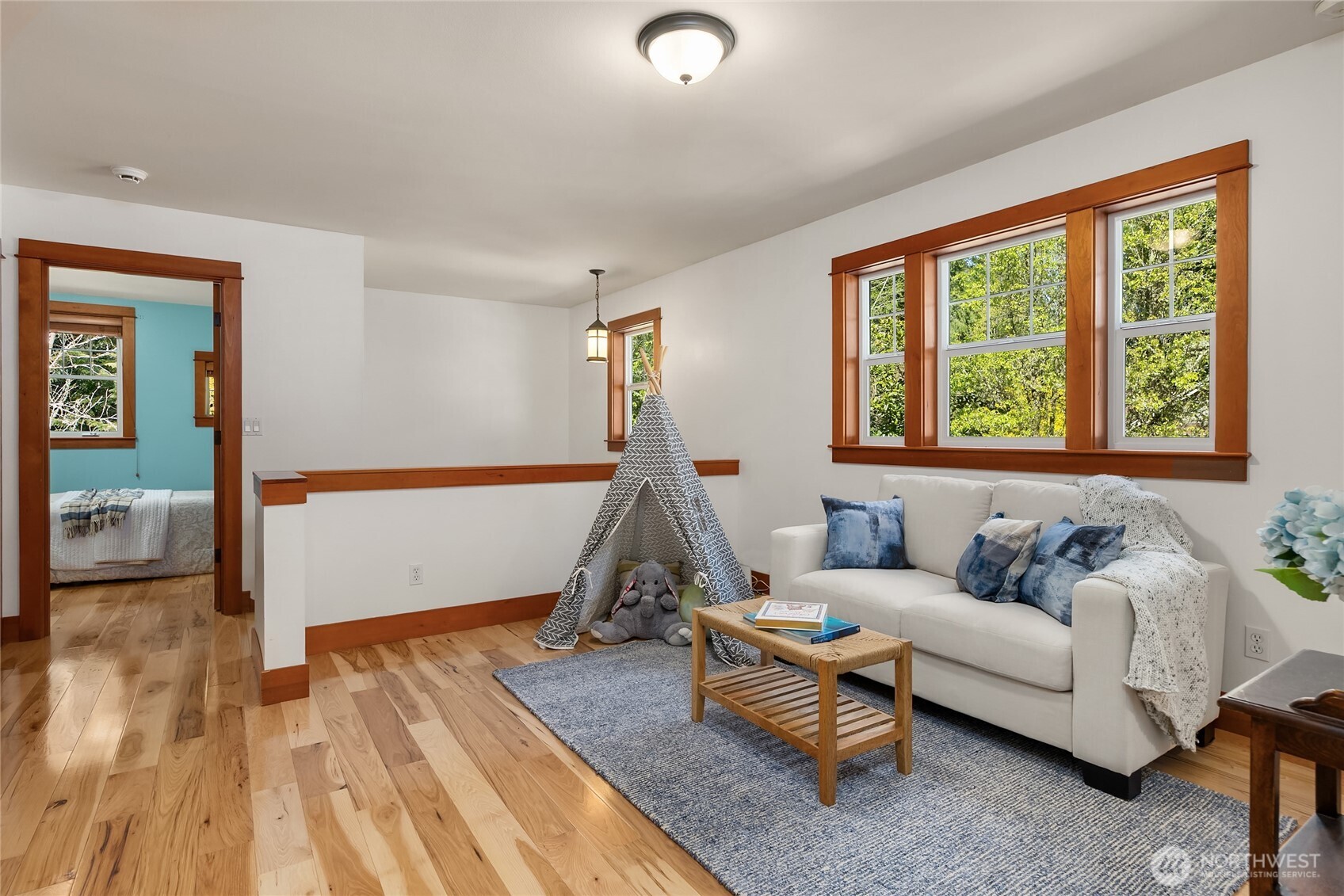 14340 Shasta Lane NE, Bainbridge Island, WA 98110