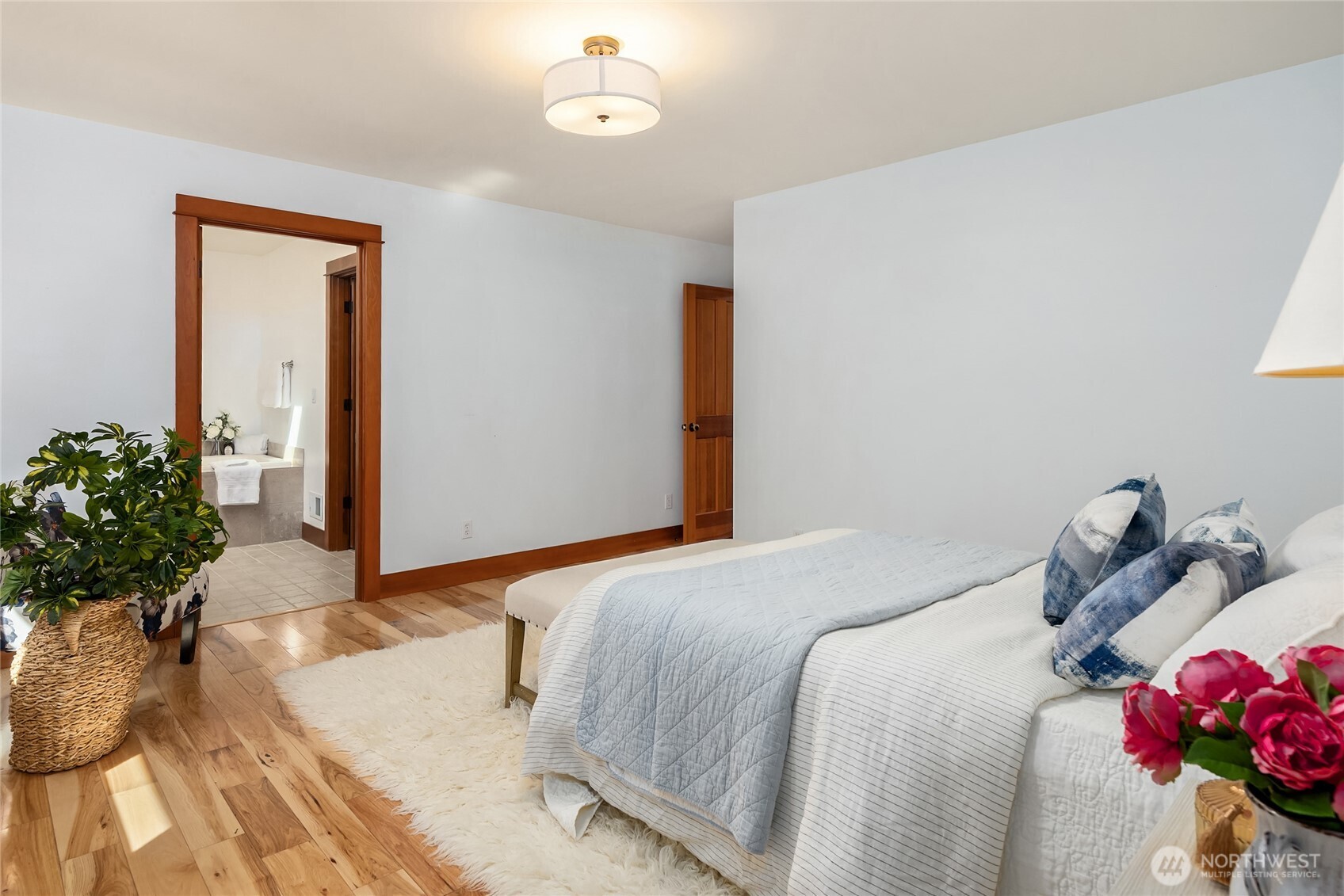 14340 Shasta Lane NE, Bainbridge Island, WA 98110