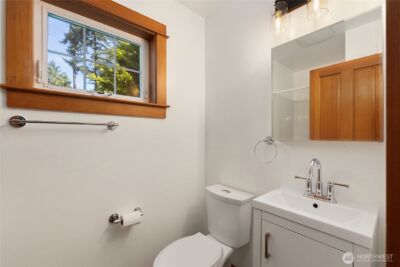 14340 Shasta Lane NE, Bainbridge Island, WA 98110 - Photo 33