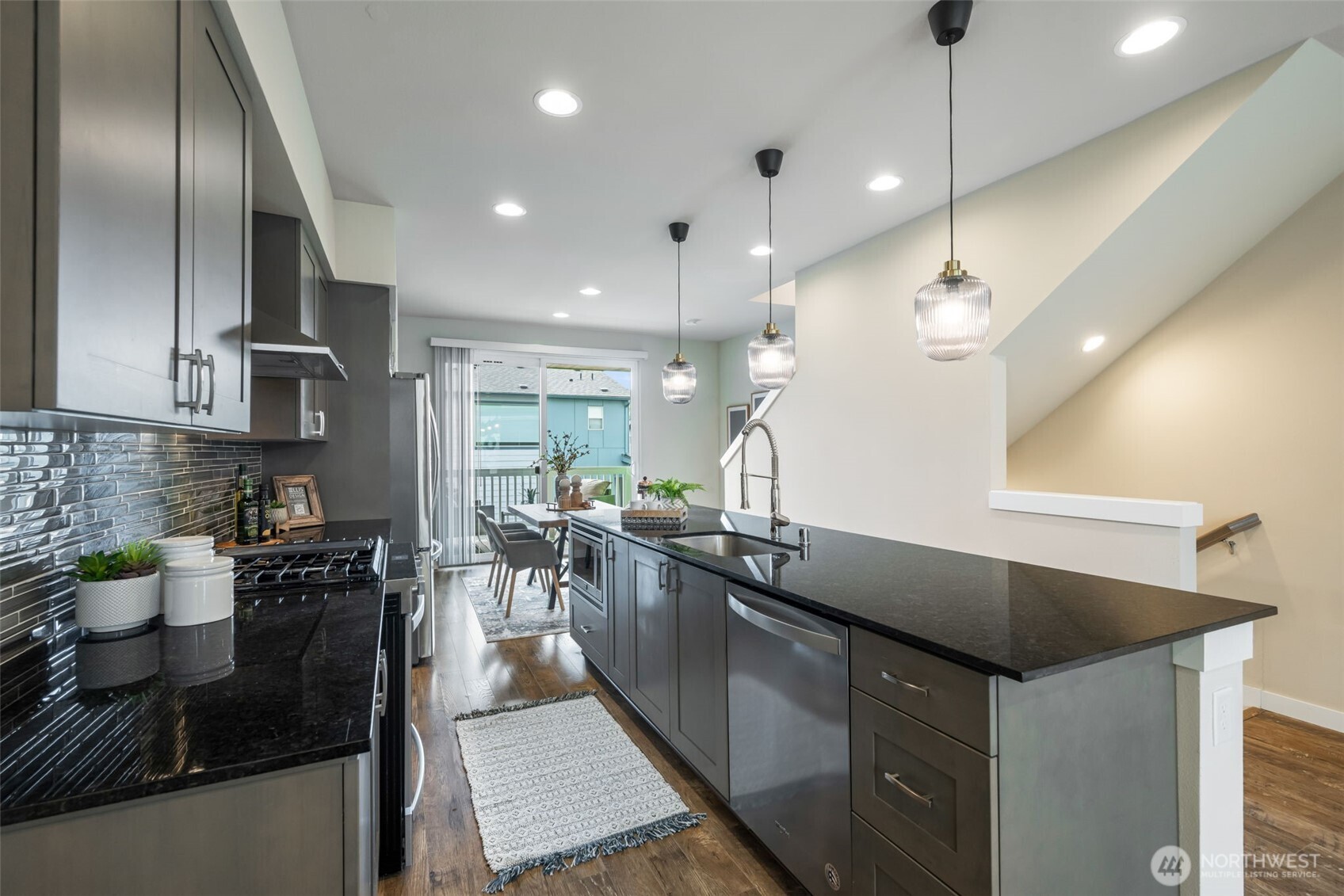 9725 10th Place SW, Seattle, WA 98106